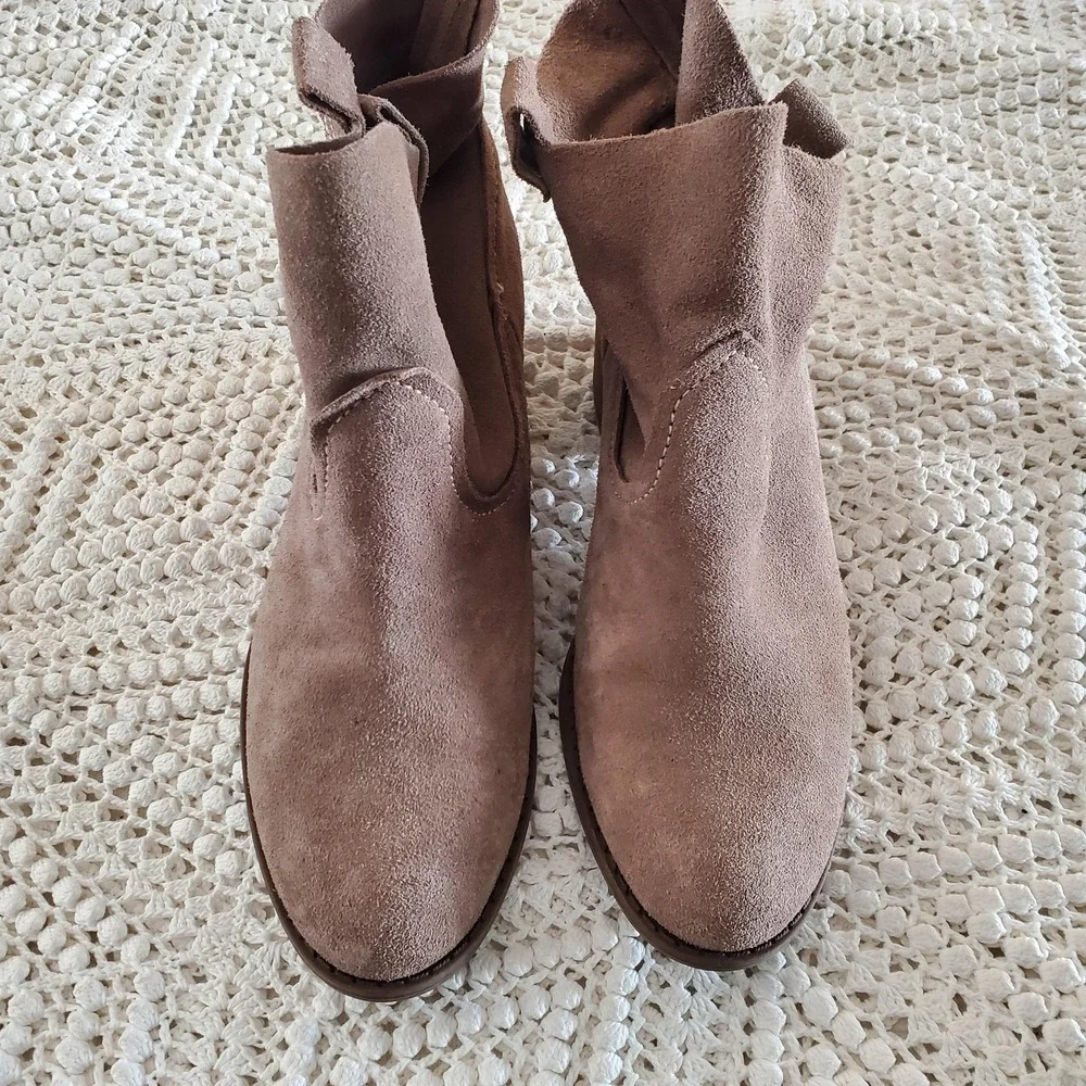 Carlos by Carlos Santana Ankle Boots Womens Size 9.5 Suede Leighton‎ Taupe Brown